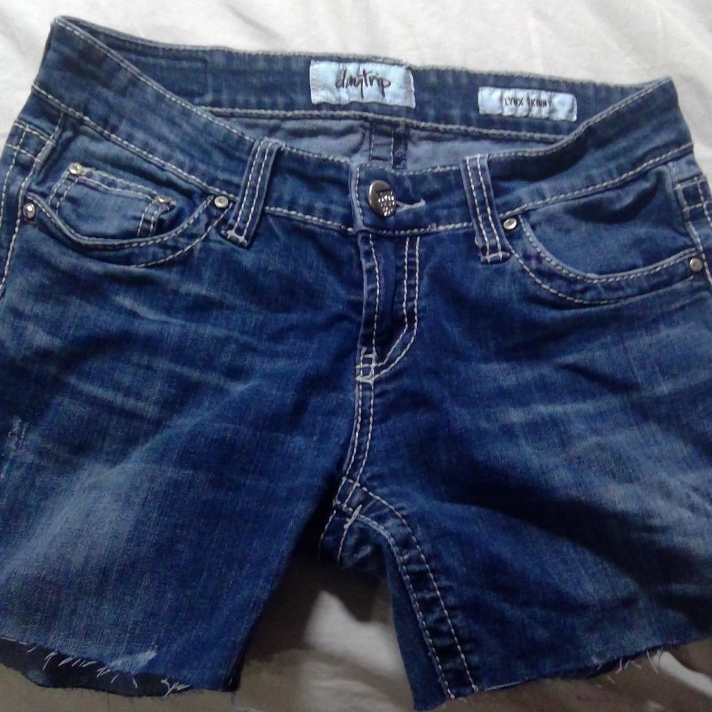 daytrip cut off shorts